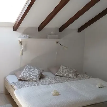 Semesterbostad Casa Gialla *